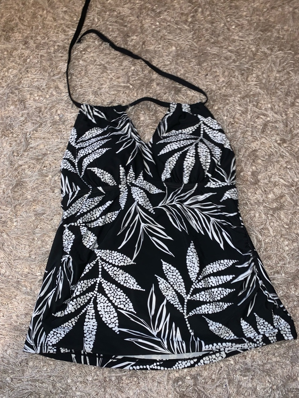 Kona Sol Black and White Leaf Print Halter Tankini Top size S NWOT